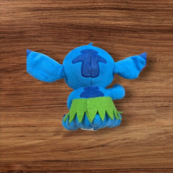 Disney Stitch Plush Toy With Coconut Drink & Green Grass Skirt 7" - Picture 2 of 7